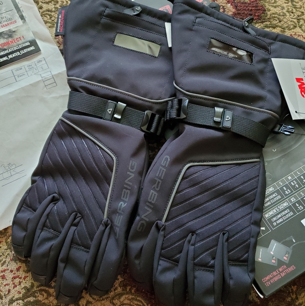 Gerbing brand new Large gloves heated